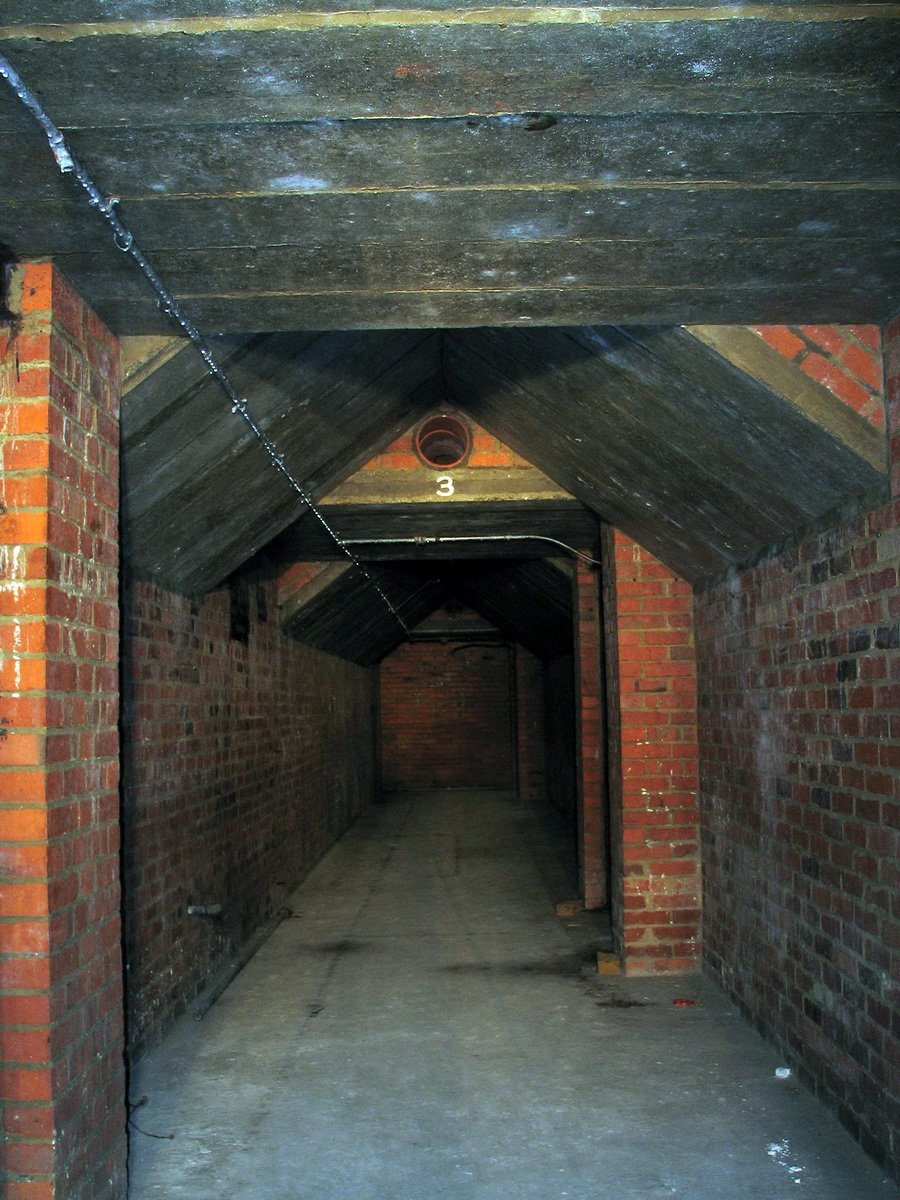 Guildford Foxenden Quarry Air Raid Shelter Undergroundkent 0090