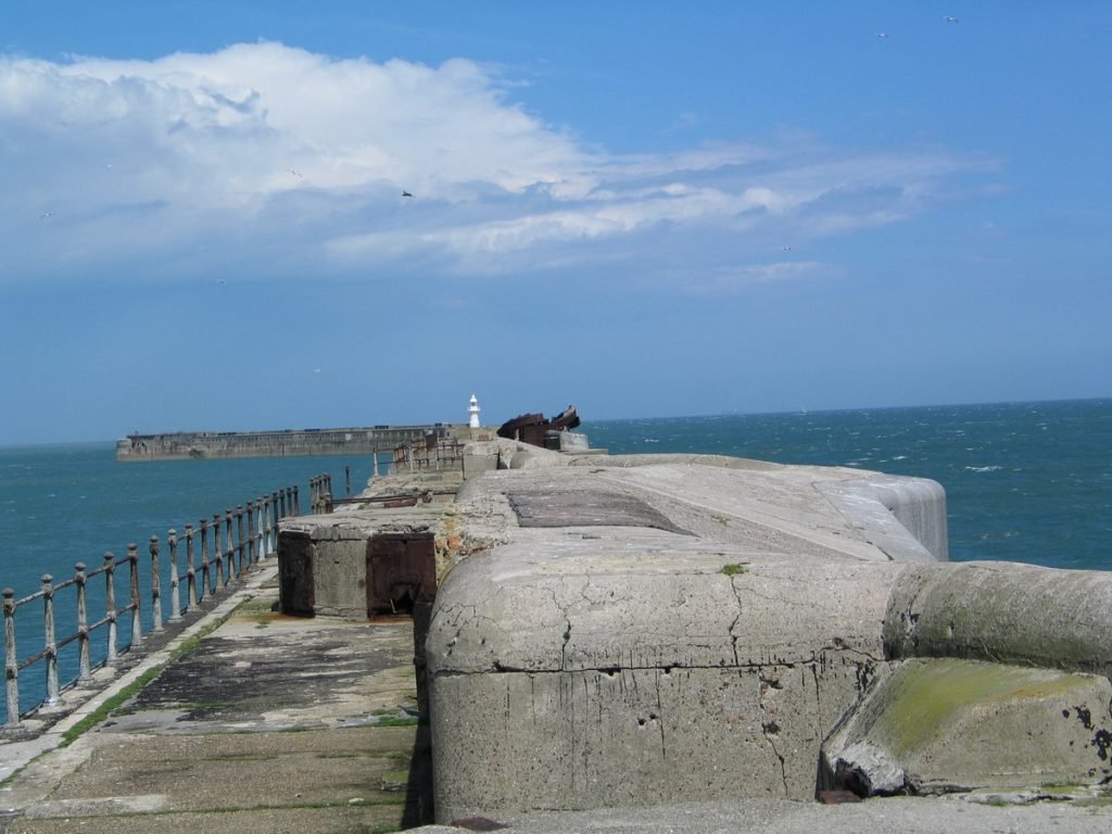 Breakwater 38