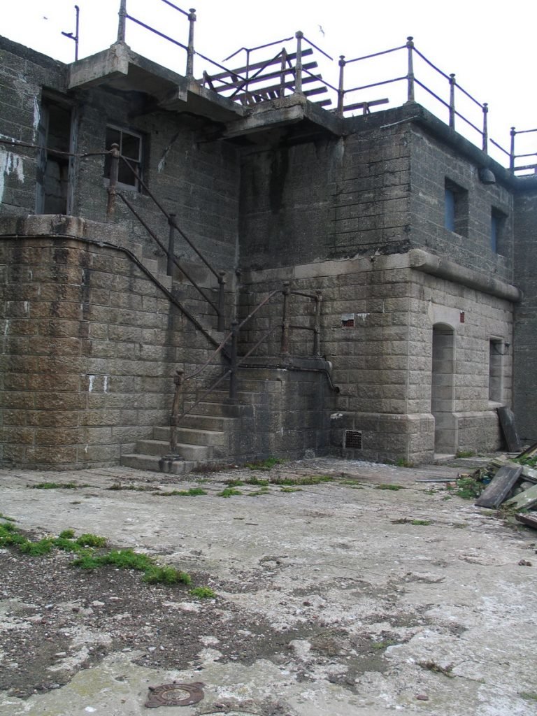 Breakwater 84