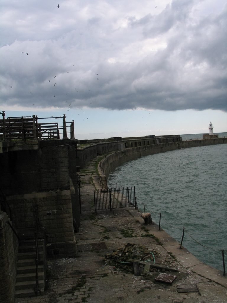 Breakwater 85