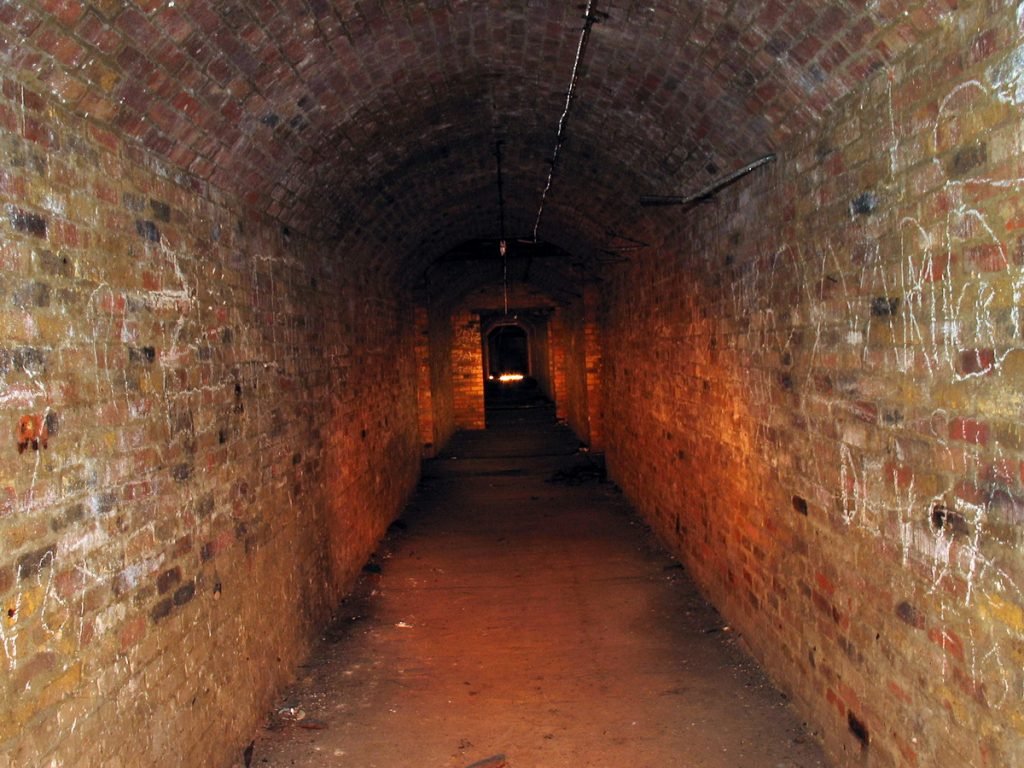 Coulsdon Air Raid Shelter 01