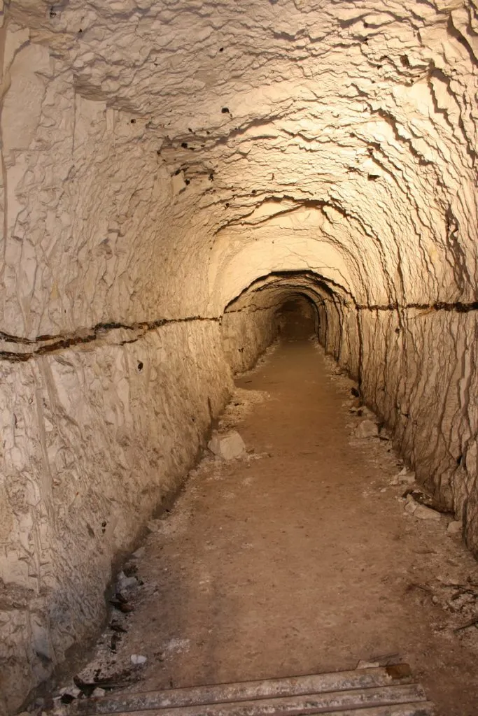 Fanbay Deep Shelter 08