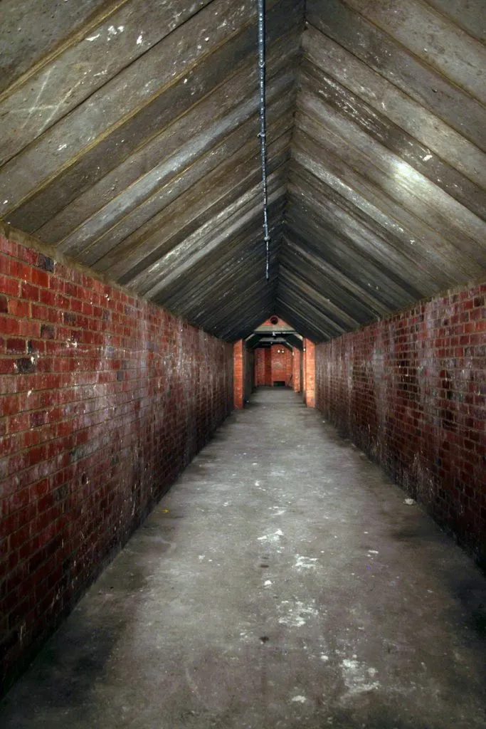 Foxendon air raid shelter010