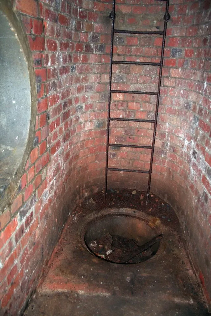 Foxendon air raid shelter013