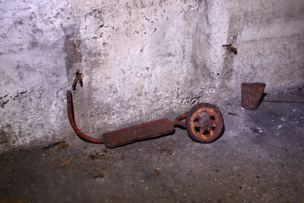 Noah’s Ark Tunnel 01