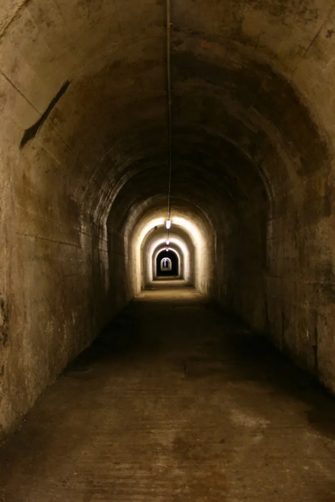 Noah’s Ark Tunnel 08